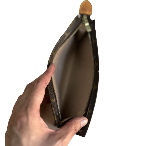 LOUIS VUITTON Monogram Toiletry/Cosmetic Pouch - Picture 8 of 14